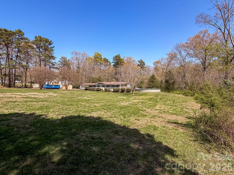 2746 Orangewood Ln, Newton, NC 28658
