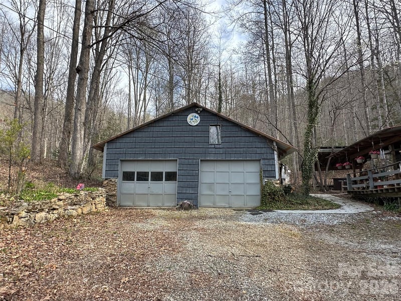 440 Holly Falls Ln, Sylva, NC 28779