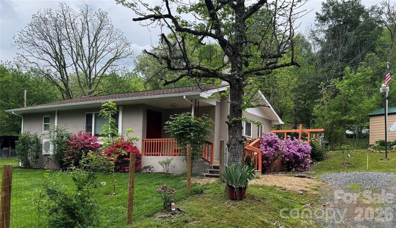 450 Piney Mountain Rd, Whittier, NC 28789