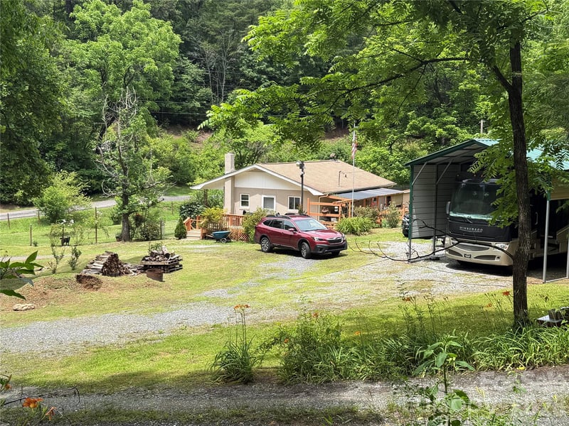 450 Piney Mountain Rd, Whittier, NC 28789