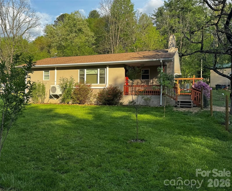 450 Piney Mountain Rd, Whittier, NC 28789