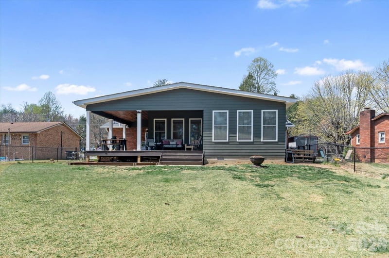 180 Fisher Rd, Brevard, NC 28712
