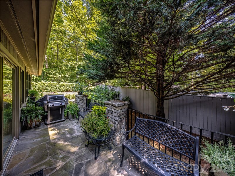 64 Toxaway Shores Dr #2, Lake Toxaway, NC 28747