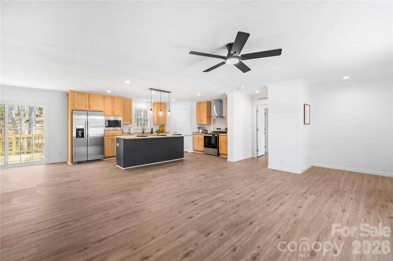7822 Stillwater Dr, Sherrills Ford, NC 28673