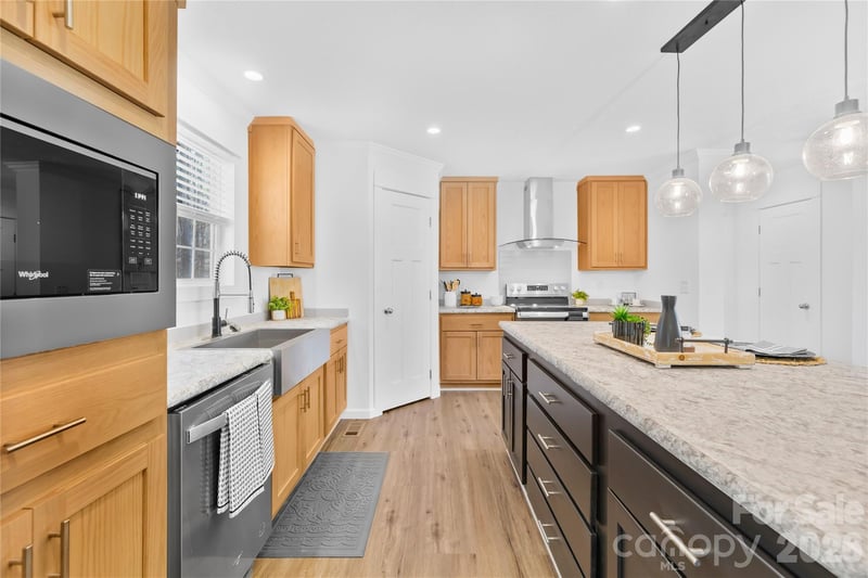 7822 Stillwater Dr, Sherrills Ford, NC 28673
