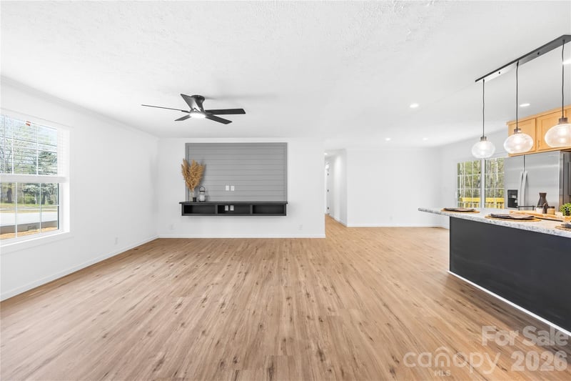 7822 Stillwater Dr, Sherrills Ford, NC 28673