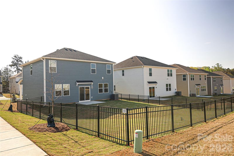 5015 Twin River Dr, Denver, NC 28037