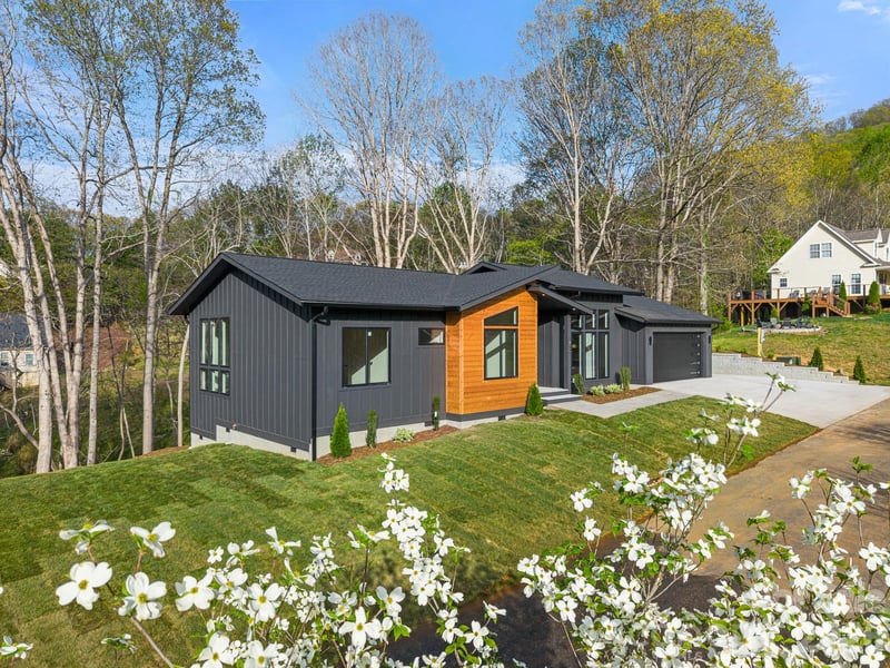 28 Lauren Ln #19, Candler, NC 28715