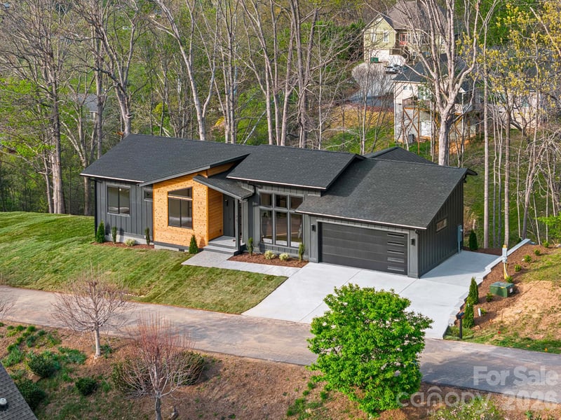 28 Lauren Ln #19, Candler, NC 28715