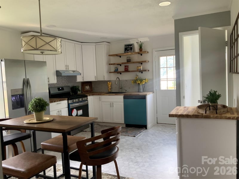 358 Woodlawn Ave, Cramerton, NC 28032