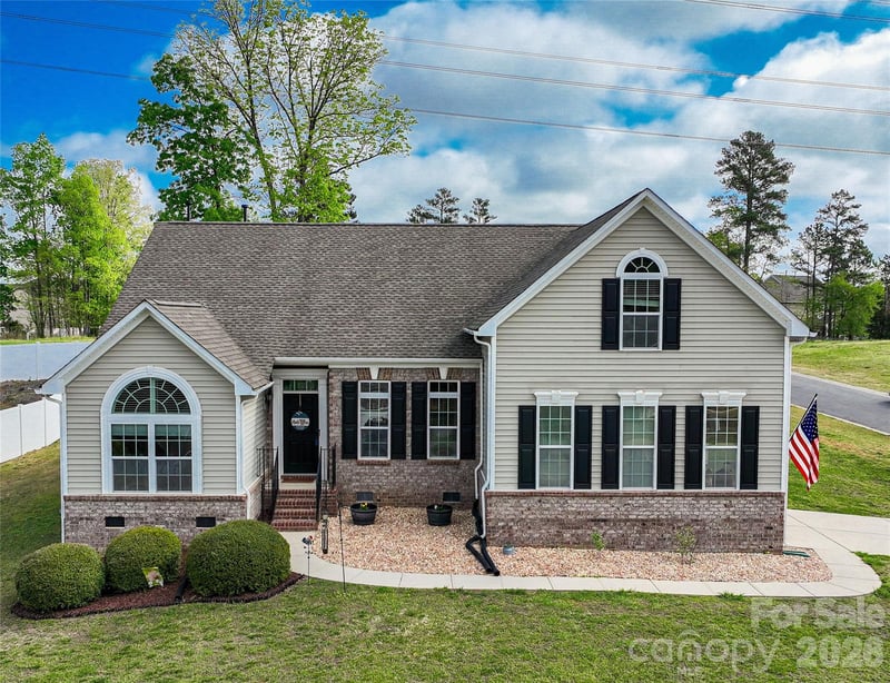 4851 Summerside Dr, Lake Wylie, SC 29710