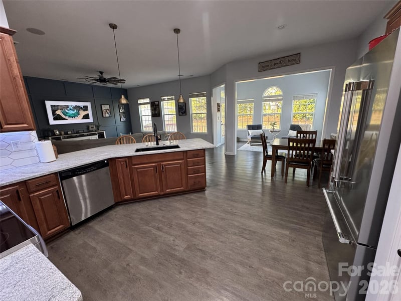 4851 Summerside Dr, Lake Wylie, SC 29710