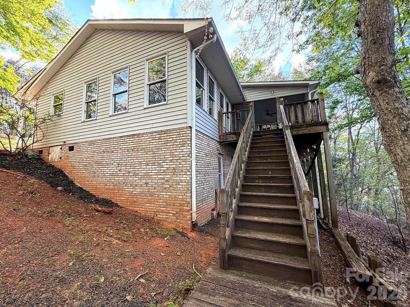 42484 Moonshine Dr, New London, NC 28127