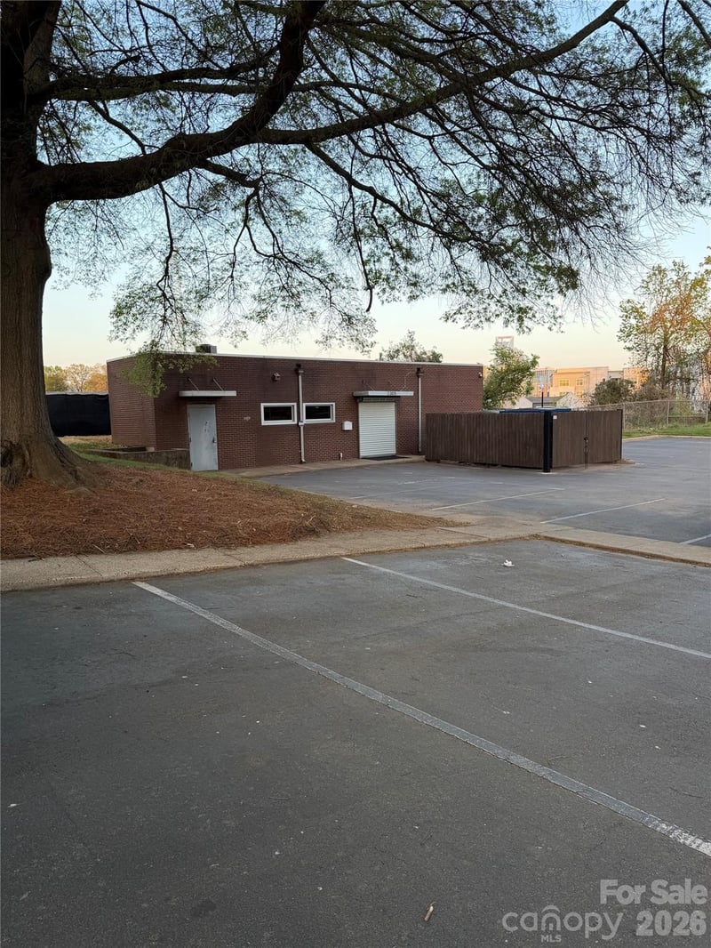 2305 Morehead St, Charlotte, NC 28208
