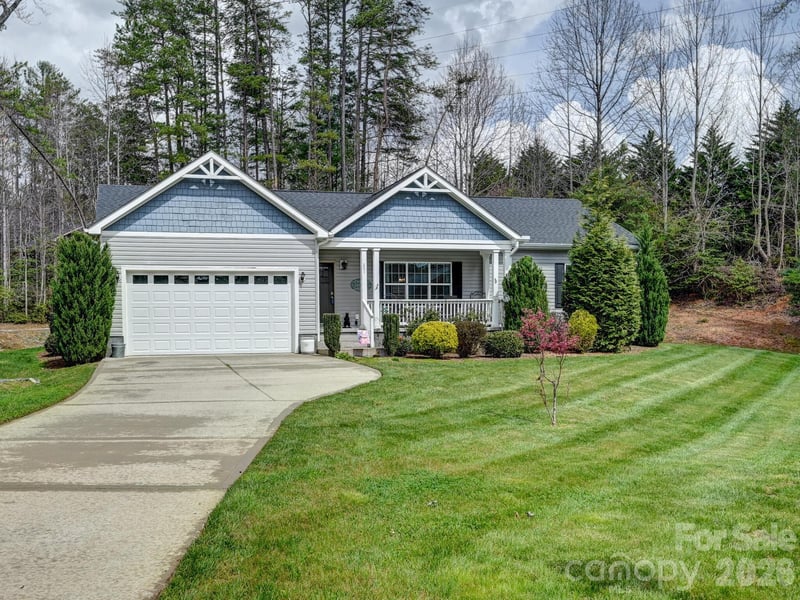 241 West Sunset Ridge Dr, Etowah, NC 28729