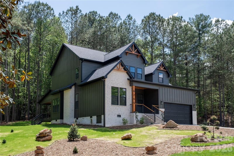 6265 Riviera Run Estates Dr, Hickory, NC 28601