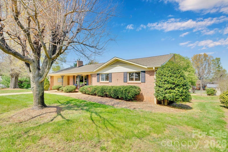 1411 Maiden Rd, Maiden, NC 28650