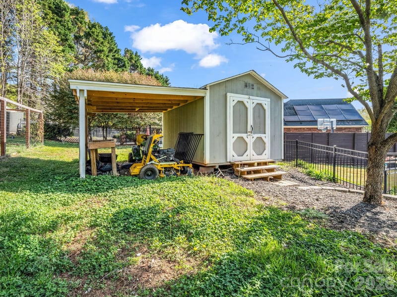 102 Knoll Ct, Belmont, NC 28012