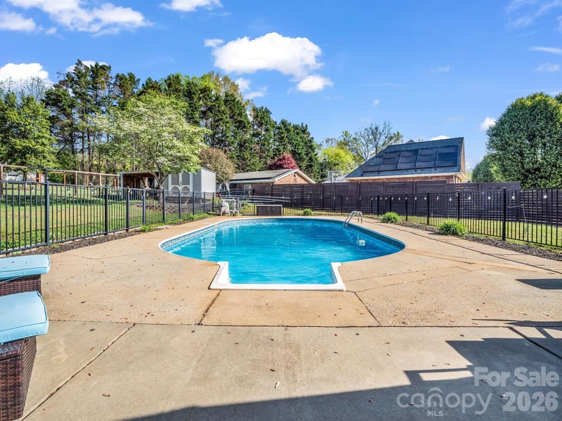 102 Knoll Ct, Belmont, NC 28012