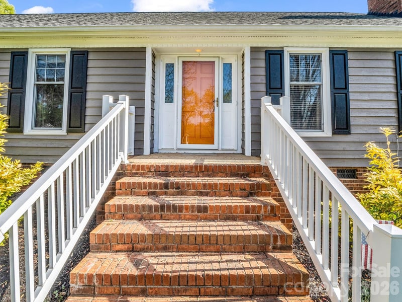 102 Knoll Ct, Belmont, NC 28012
