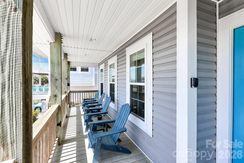 118 Dolphin Dr, Oak Island, NC 28465