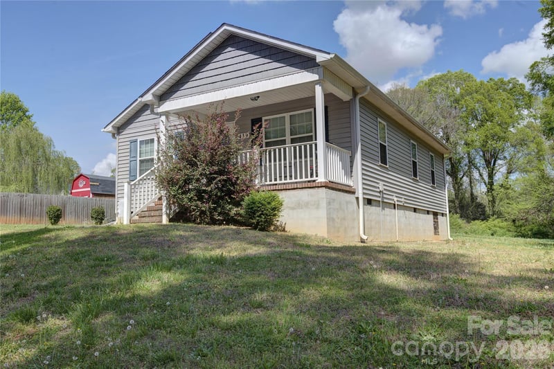419 Academy St, Mooresville, NC 28115