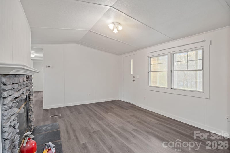 19 Kayce Dr, Candler, NC 28715