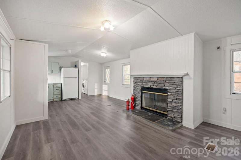 19 Kayce Dr, Candler, NC 28715