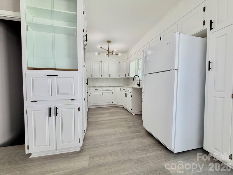 202 Woodward Ave, Morganton, NC 28655