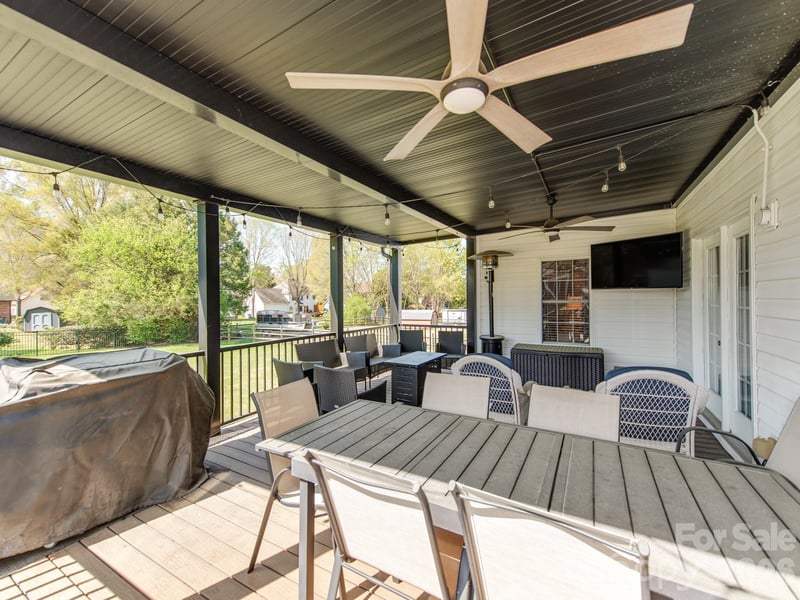 2261 Stallings Rd, Harrisburg, NC 28075