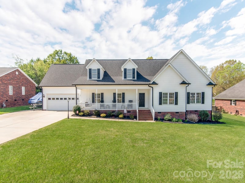 2261 Stallings Rd, Harrisburg, NC 28075