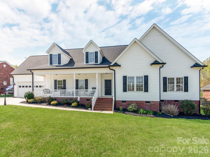 2261 Stallings Rd, Harrisburg, NC 28075