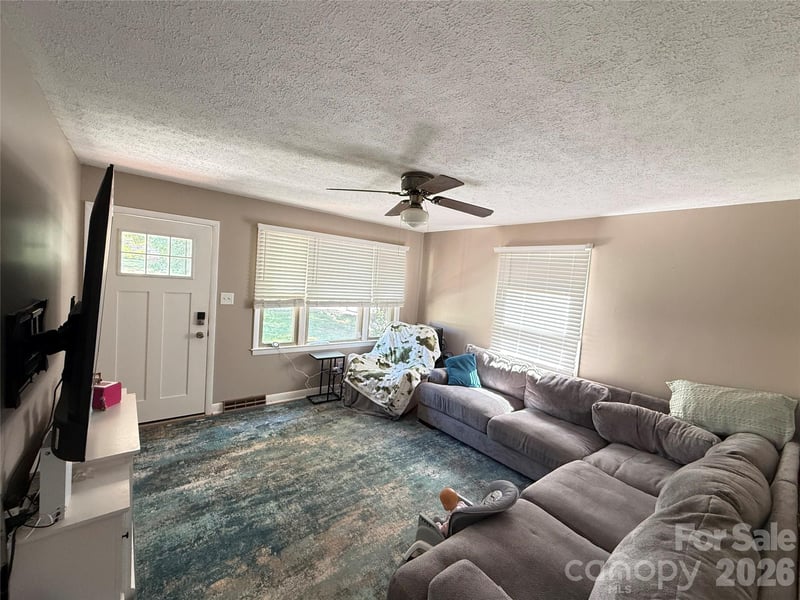 103 Regina Dr, Morganton, NC 28655