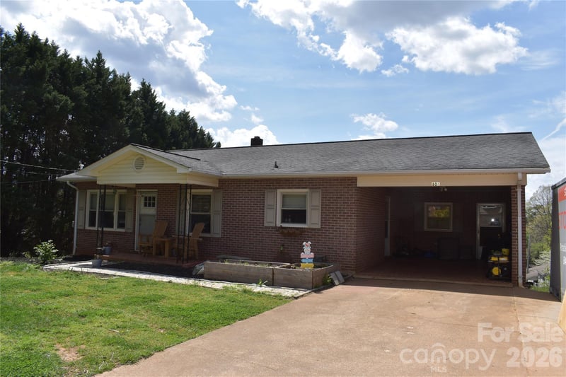103 Regina Dr, Morganton, NC 28655