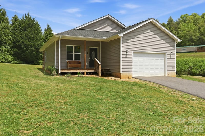 10 Scarlett Ridge Dr, Marshall, NC 28753