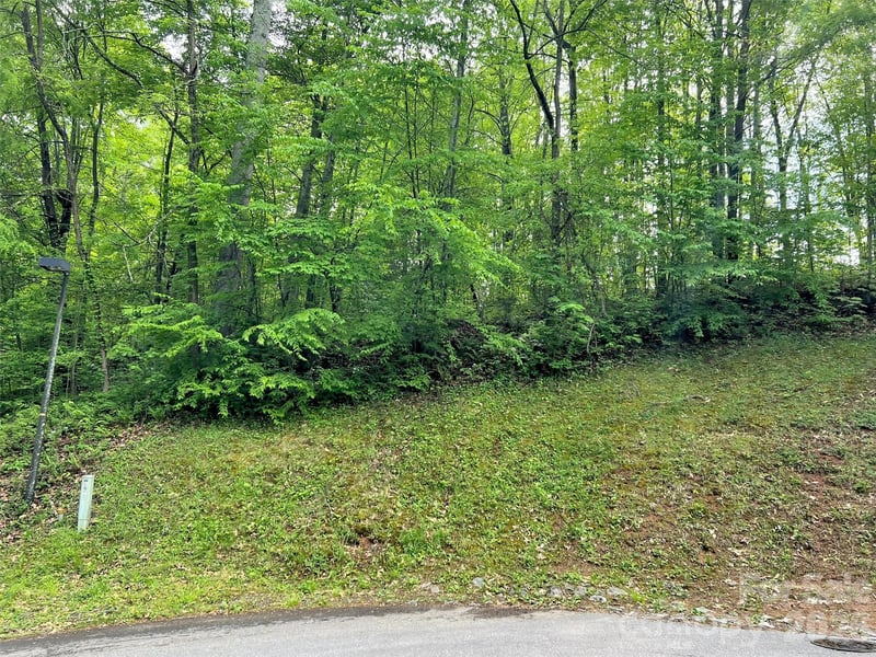 186 Aldersgate Rd, Waynesville, NC 28786