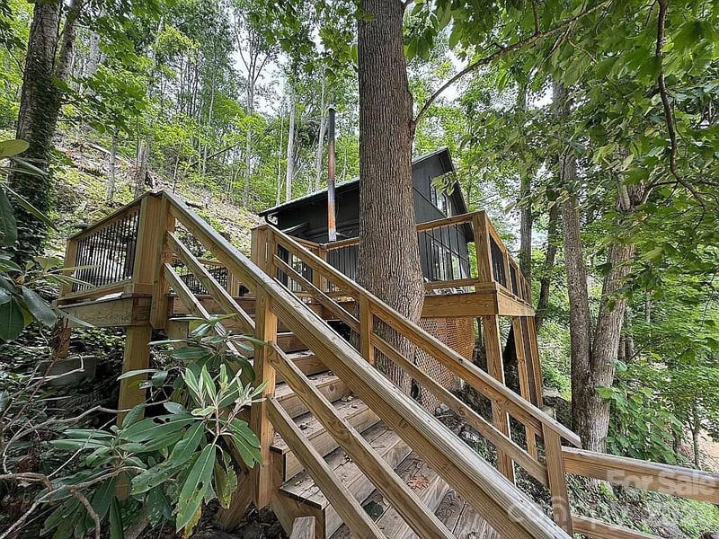 88 Mountain Farm Rd, Burnsville, NC 28714