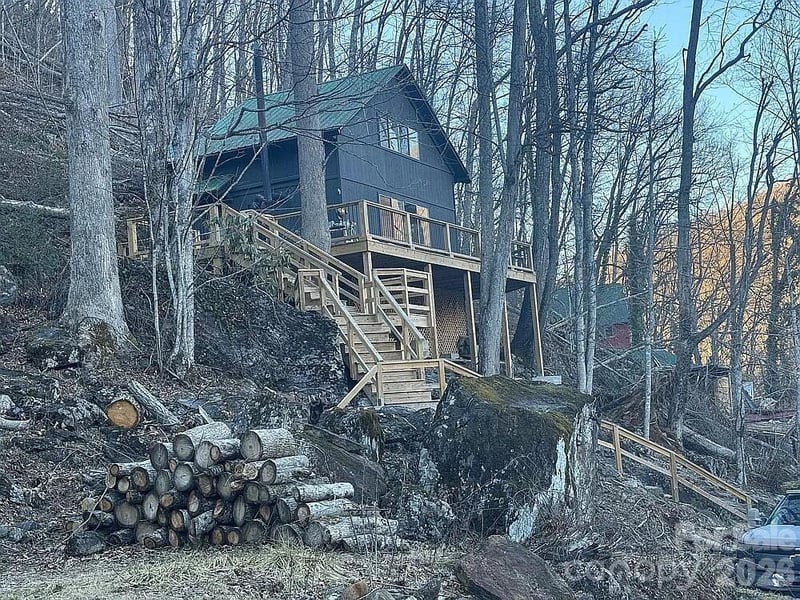 88 Mountain Farm Rd, Burnsville, NC 28714