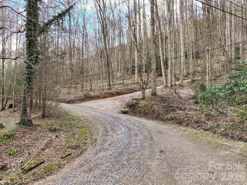 23 Forbidden Cv, Waynesville, NC 28785