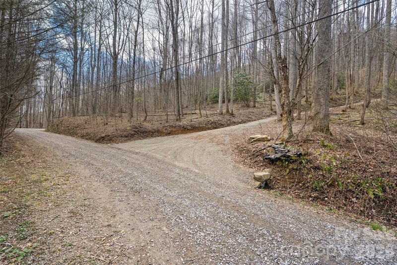 23 Forbidden Cv, Waynesville, NC 28785