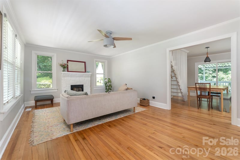 31 Tremont St, Marion, NC 28752
