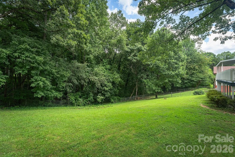 31 Tremont St, Marion, NC 28752