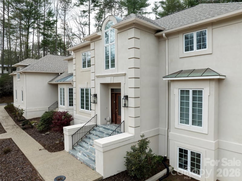 3 Fir Tree Ln, Asheville, NC 28803