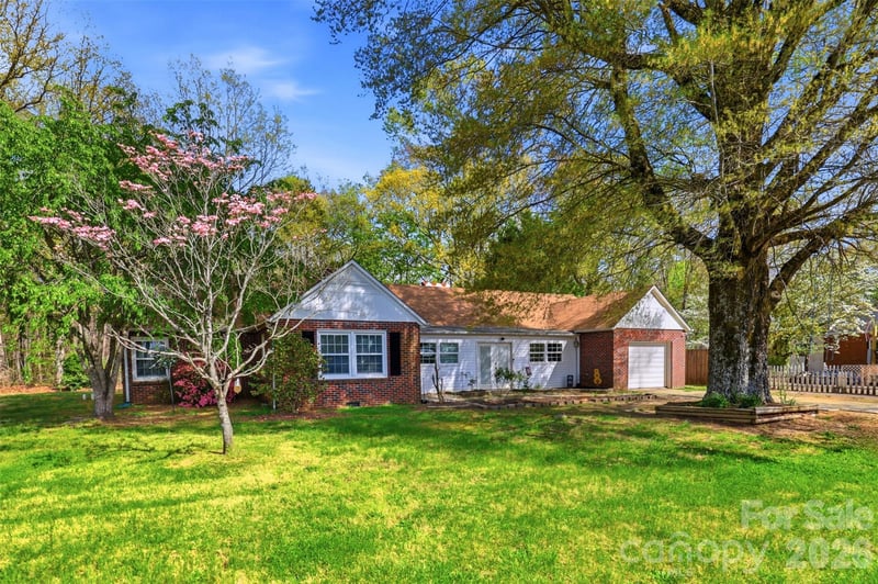 2670 Olivers Rd, Newton, NC 28658