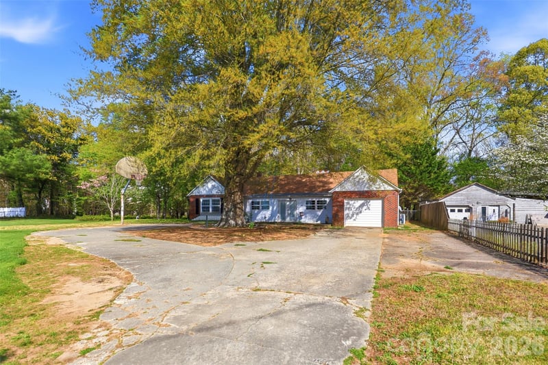 2670 Olivers Rd, Newton, NC 28658