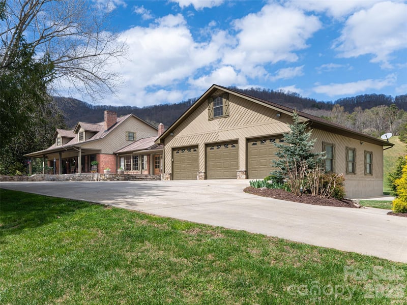 356 Curtis Creek Rd, Candler, NC 28715