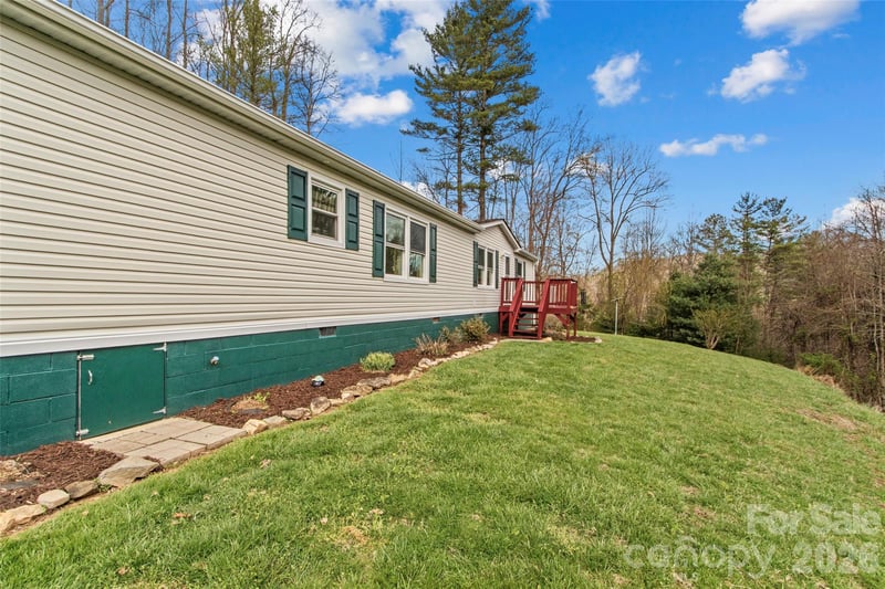 155 Thunderstruck Rg, Burnsville, NC 28714