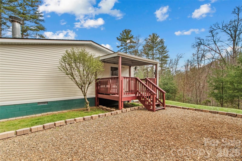 155 Thunderstruck Rg, Burnsville, NC 28714