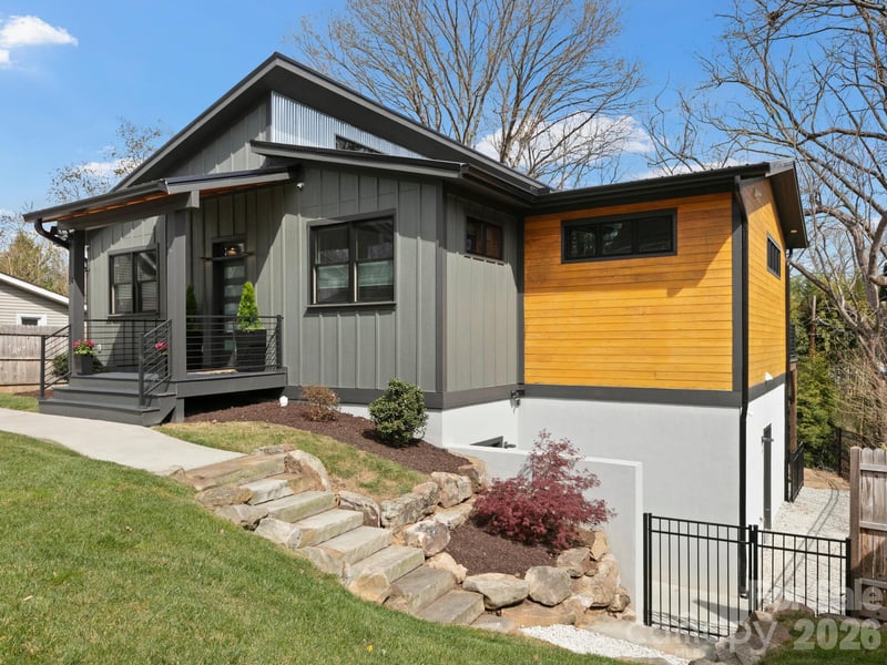 54 Howard St, Asheville, NC 28806