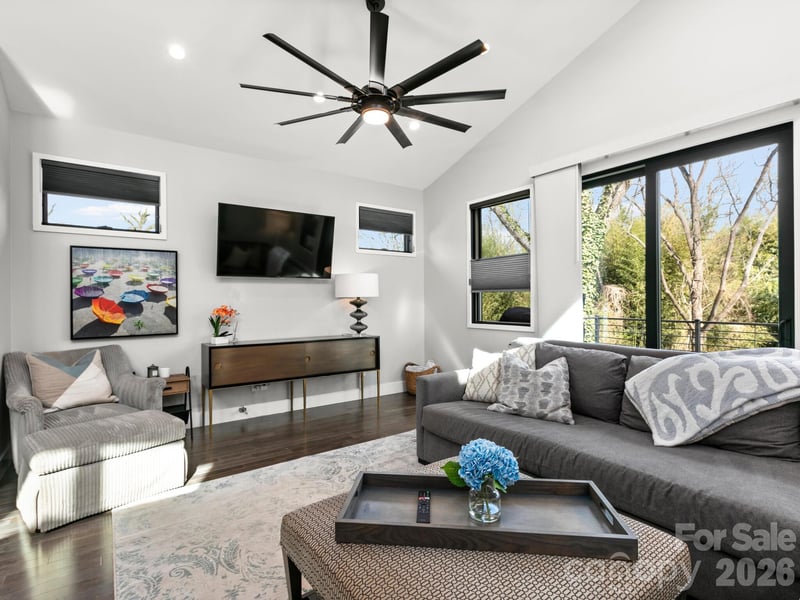 54 Howard St, Asheville, NC 28806